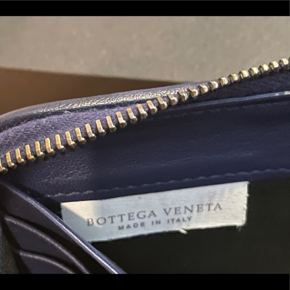 Bottega Veneta Zip-Around Wallet - Picture 3 of 7
